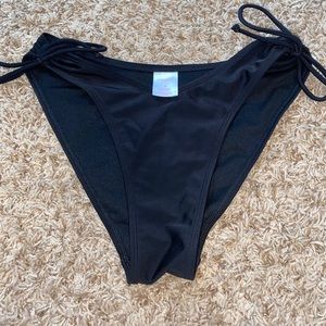 Xhilaration high cut swim bottoms size adult M